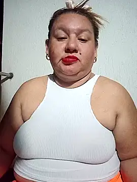 Snapshot of HORNY_MATURE25 chatting on January 2025 01:52:01 AM HORNY MATURE25 online show from January 2025 01:52:01 AM