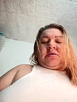 HORNY MATURE25 online show from April 2026 05:45:02 PM