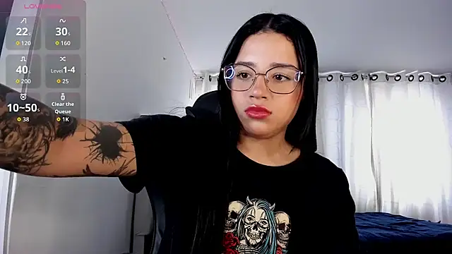 aliice walker  online show from November 2025 04:28:02 PM