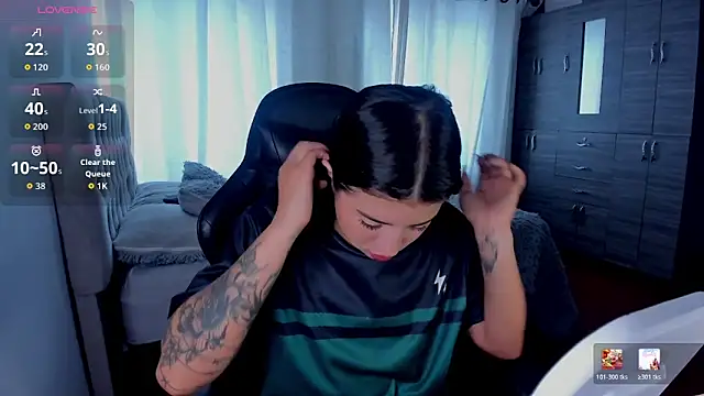 Snapshot of aliice_walker_ chatting on March 2026 03:40:01 PM aliice walker online show from March 2026 03:40:01 PM