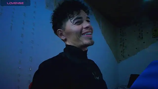 Snapshot of kisstarxxx chatting on September 2025 03:18:02 AM kisstarxxx online show from September 2025 03:18:02 AM