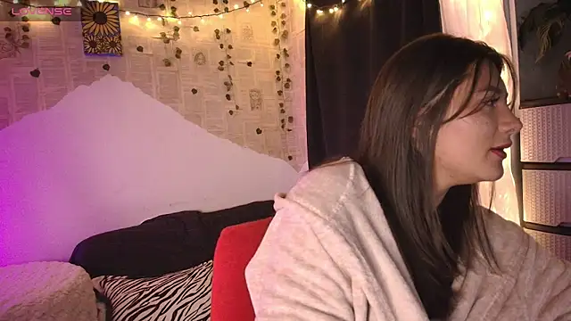 Snapshot of kisstarxxx chatting on October 2025 03:07:01 AM kisstarxxx online show from October 2025 03:07:01 AM