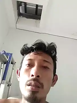 Snapshot of Dwirosebig chatting on December 2025 02:27:01 AM Dwirosebig online show from December 2025 02:27:01 AM