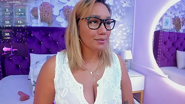 Snapshot of dalila_salazar chatting on April 2026 03:29:01 AM dalila salazar online show from April 2026 03:29:01 AM