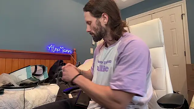 Snapshot of alexmannd chatting on January 2025 03:19:01 PM alexmannd online show from January 2025 03:19:01 PM