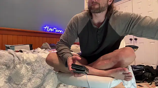 Snapshot of alexmannd chatting on February 2025 04:21:02 AM alexmannd online show from February 2025 04:21:02 AM