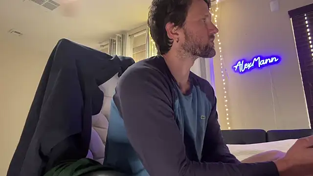 Snapshot of alexmannd chatting on October 2025 05:24:02 PM alexmannd online show from October 2025 05:24:02 PM