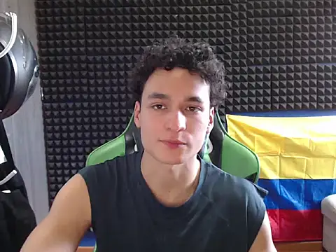 Snapshot of Curly_Angel24 chatting on June 2026 07:08:01 PM Curly Angel24 online show from June 2026 07:08:01 PM
