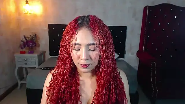 Snapshot of IsabelaLatina chatting on June 2026 02:25:01 AM IsabelaLatina online show from June 2026 02:25:01 AM