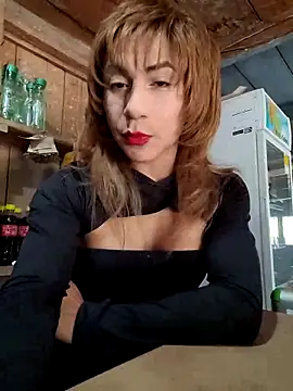 Snapshot of Evehampy chatting on April 2026 06:05:02 PM Evehampy online show from April 2026 06:05:02 PM