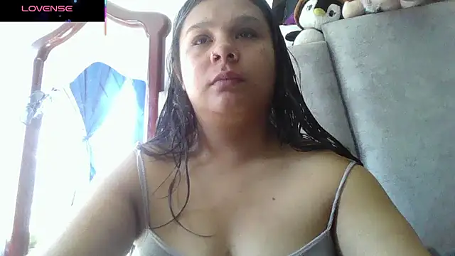 Snapshot of Charis_21 chatting on April 2026 07:11:01 PM Charis 21 online show from April 2026 07:11:01 PM