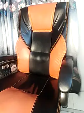 Snapshot of Jenifar- chatting on April 2026 04:01:01 PM Jenifar- online show from April 2026 04:01:01 PM