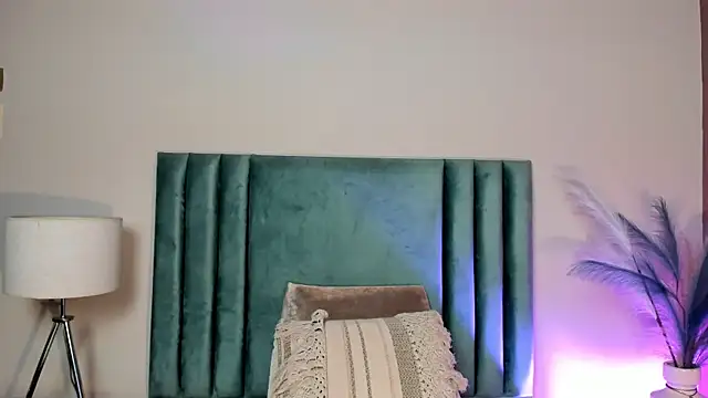 NoraDasilva online show from January 2026 12:56:01 AM