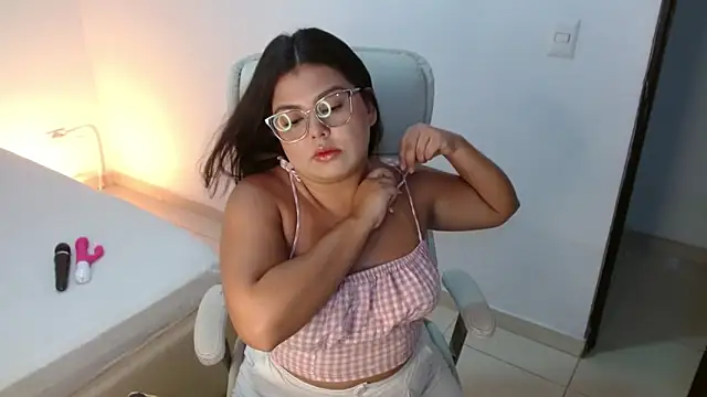 Snapshot of kiara-evans02 chatting on March 2026 09:08:01 PM kiara-evans02 online show from March 2026 09:08:01 PM