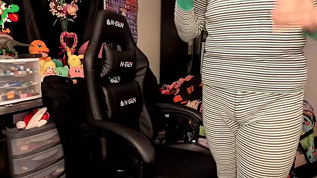 ShinyCherub online show from October 2025 07:57:02 PM