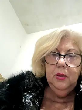 Merilulla online show from November 2025 12:43:02 AM