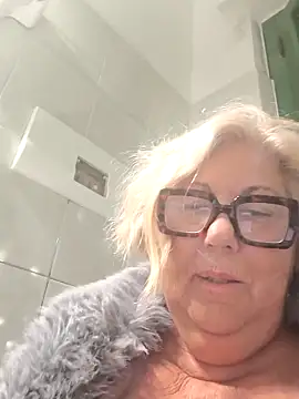 Merilulla online show from April 2026 12:43:02 AM