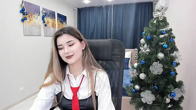 AnneTLi online show from December 2024 06:44:01 AM