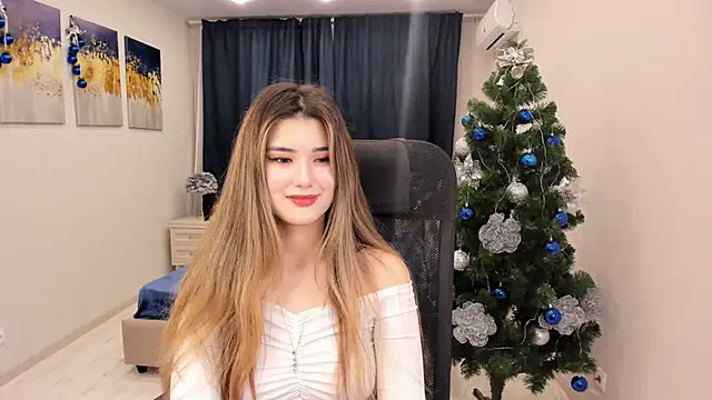 AnneTLi online show from December 2024 06:42:02 AM