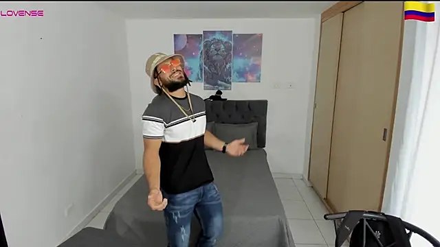 Louis marley   online show from December 2024 10:01:01 PM