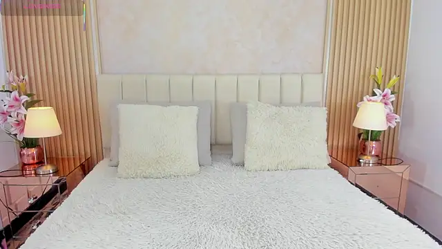 Snapshot of LUNATAYLORS chatting on November 2025 11:10:01 AM LUNATAYLORS online show from November 2025 11:10:01 AM