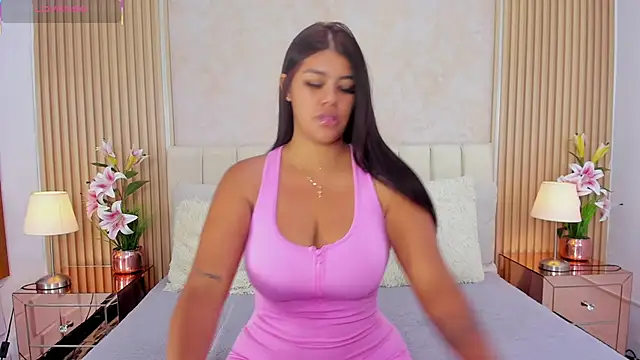 Snapshot of LUNATAYLORS chatting on November 2025 11:21:02 AM LUNATAYLORS online show from November 2025 11:21:02 AM