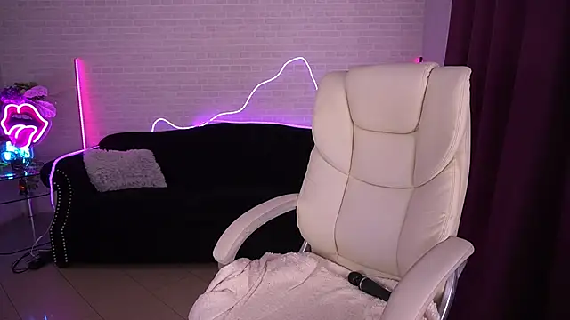 Daenerys Daenn online show from September 2025 07:42:01 AM