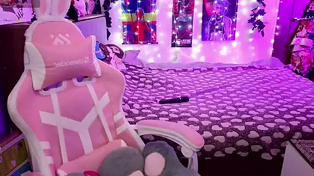 Violet Noir online show from January 2025 09:41:01 AM