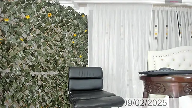 BunnyHotsx online show from February 2025 09:35:02 PM