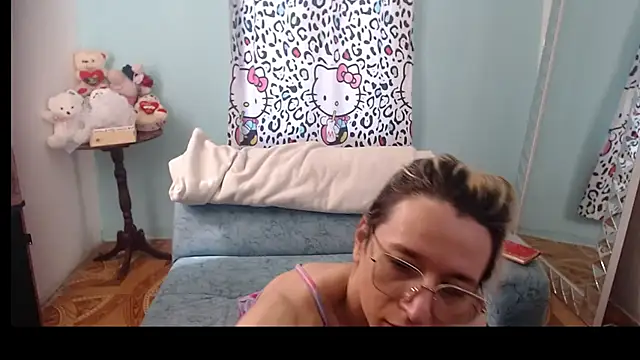 Snapshot of heidy_sweetts chatting on January 2025 07:38:02 PM heidy sweetts online show from January 2025 07:38:02 PM