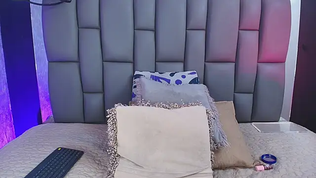  MiaBrown  online show from September 2025 12:05:01 PM