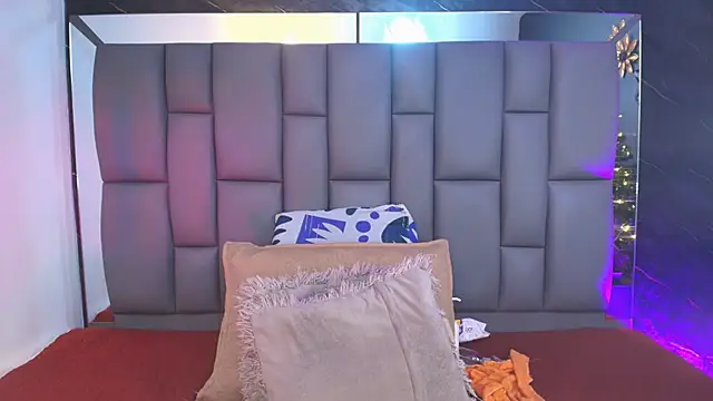  MiaBrown  online show from November 2025 12:07:01 PM