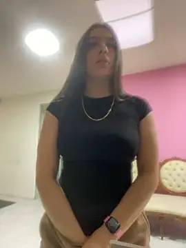 Nicollemays online show from March 2025 12:09:01 PM