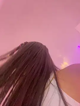 Nicollemays online show from March 2025 12:06:02 PM