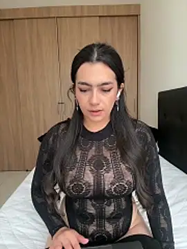 Snapshot of Nicollemays chatting on April 2026 01:14:02 PM Nicollemays online show from April 2026 01:14:02 PM