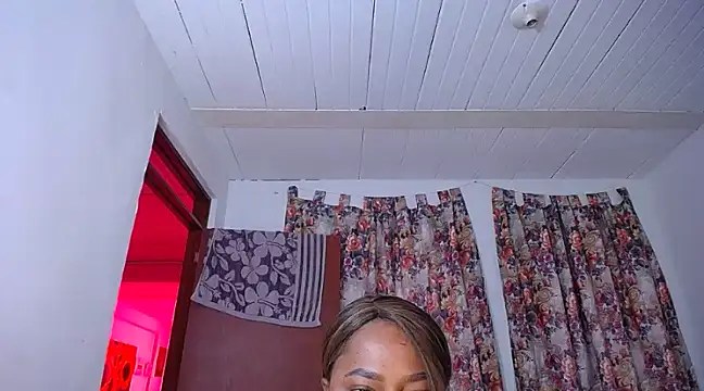 yselahot online show from January 2025 08:15:02 PM