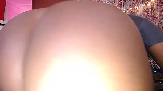 yselahot online show from February 2025 06:20:01 PM