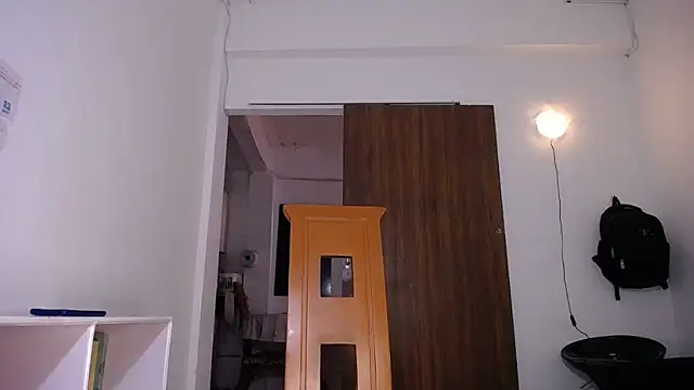 yselahot online show from April 2026 02:06:02 PM