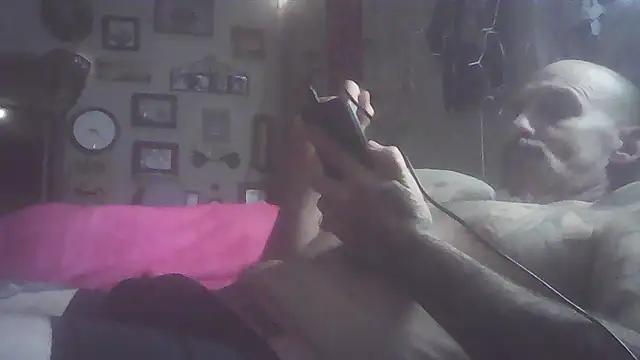 ClydeCan409 online show from March 2026 03:21:02 AM