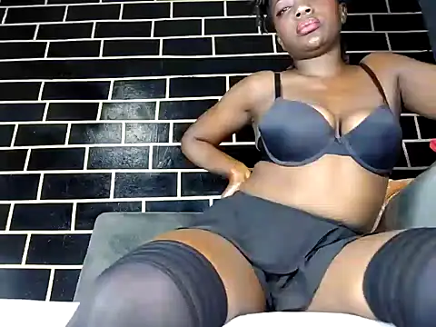 Snapshot of Sweetbeasty chatting on February 2025 02:59:02 AM Sweetbeasty online show from February 2025 02:59:02 AM