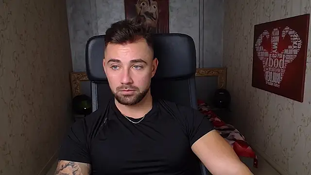 Snapshot of DuncanStone chatting on December 2024 08:33:01 AM DuncanStone online show from December 2024 08:33:01 AM