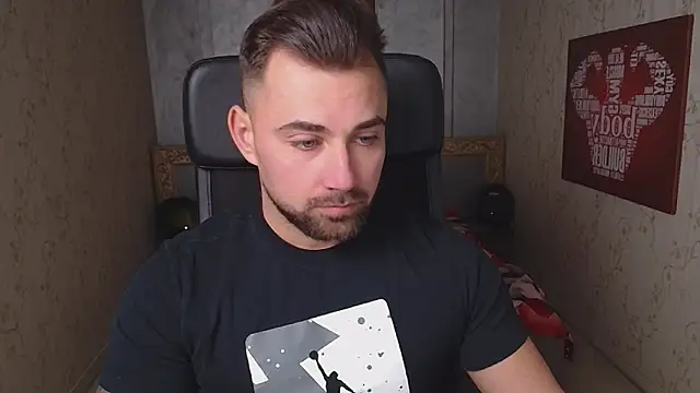 Snapshot of DuncanStone chatting on December 2024 04:49:01 PM DuncanStone online show from December 2024 04:49:01 PM