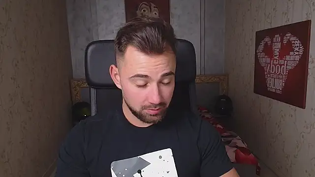 Snapshot of DuncanStone chatting on December 2024 07:56:01 PM DuncanStone online show from December 2024 07:56:01 PM