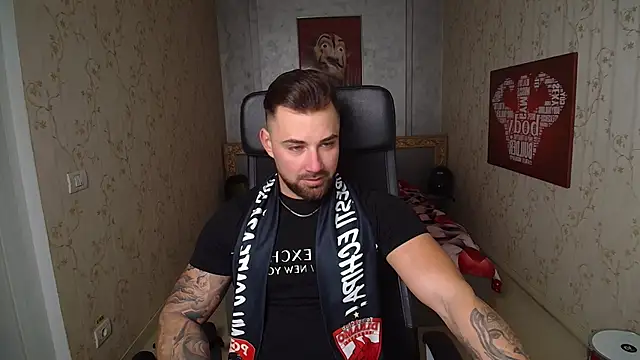 Snapshot of DuncanStone chatting on December 2024 08:49:02 AM DuncanStone online show from December 2024 08:49:02 AM