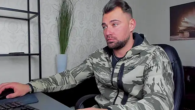 Snapshot of DuncanStone chatting on February 2025 11:42:01 AM DuncanStone online show from February 2025 11:42:01 AM