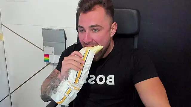 Snapshot of DuncanStone chatting on February 2025 08:46:01 AM DuncanStone online show from February 2025 08:46:01 AM