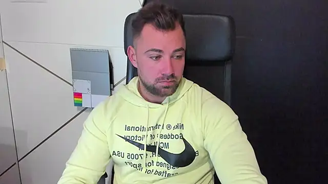 Snapshot of DuncanStone chatting on February 2025 04:59:01 AM DuncanStone online show from February 2025 04:59:01 AM