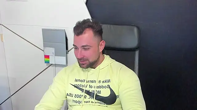 Snapshot of DuncanStone chatting on February 2025 08:00:02 AM DuncanStone online show from February 2025 08:00:02 AM