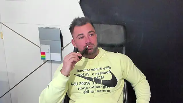 Snapshot of DuncanStone chatting on February 2025 02:05:01 PM DuncanStone online show from February 2025 02:05:01 PM