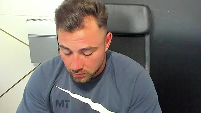 Snapshot of DuncanStone chatting on February 2025 11:36:01 AM DuncanStone online show from February 2025 11:36:01 AM